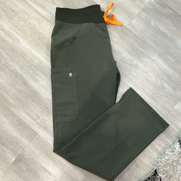 Figs Pants - Kade Cargo Scrub Pants